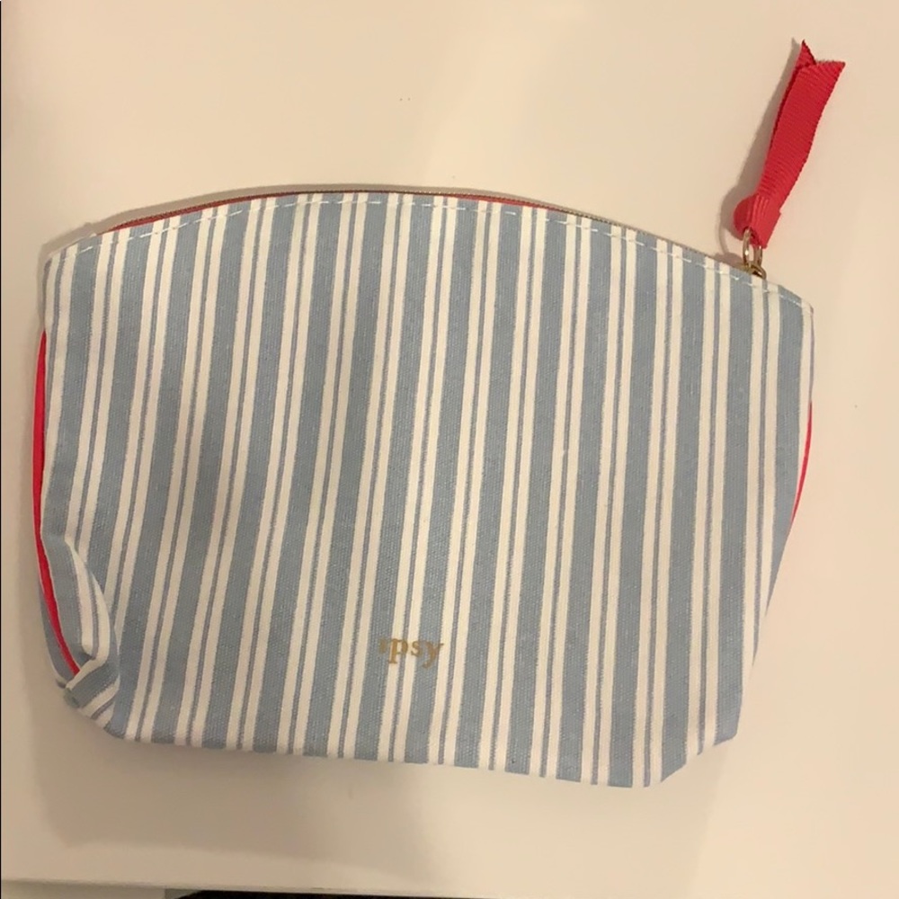 Cosmetic bag